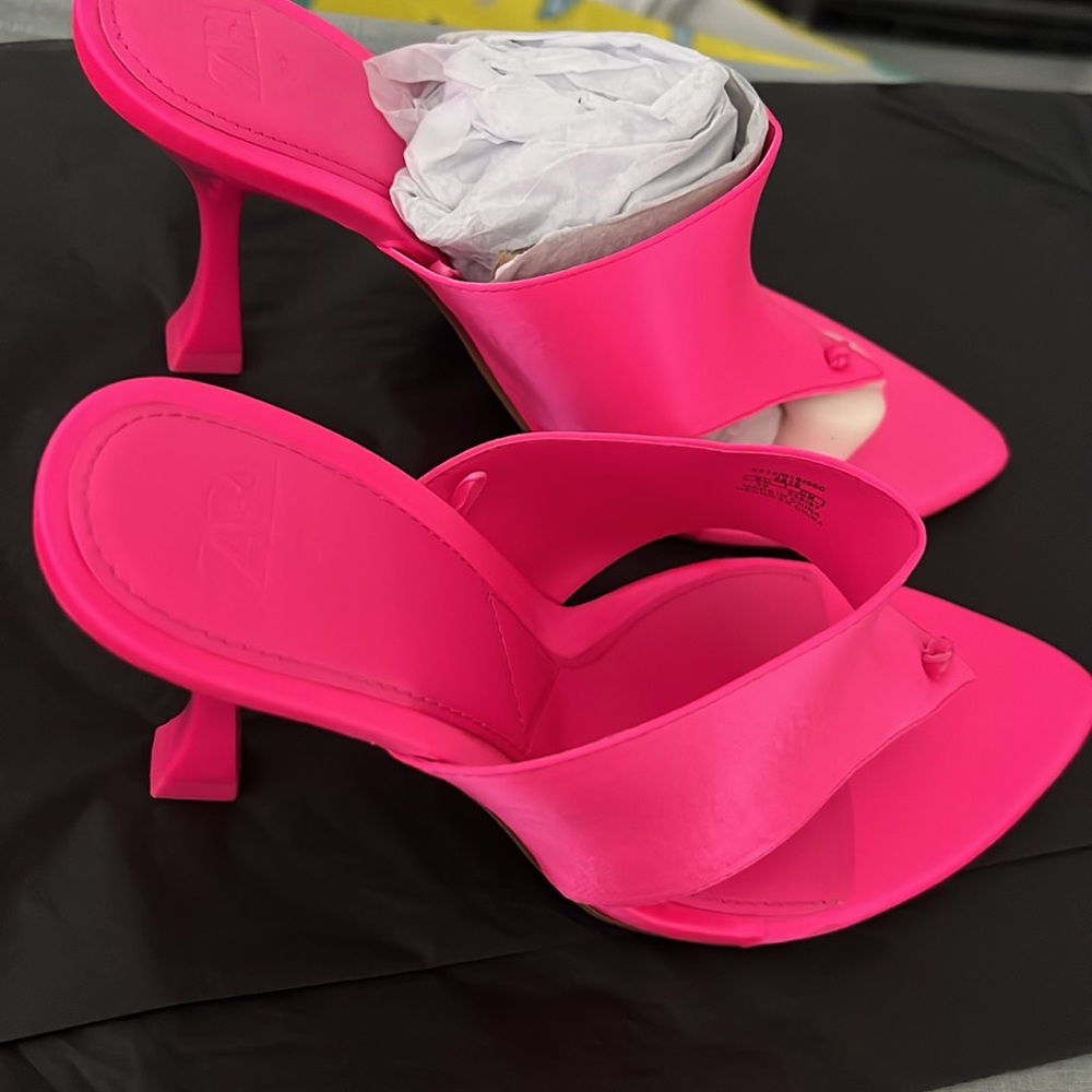 HOT NEON PINK HEELS **BRAND NEW** SIZE 39 Uk US 8